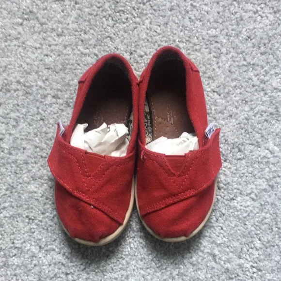Tom’s toddler size 6 - Picture 1 of 8